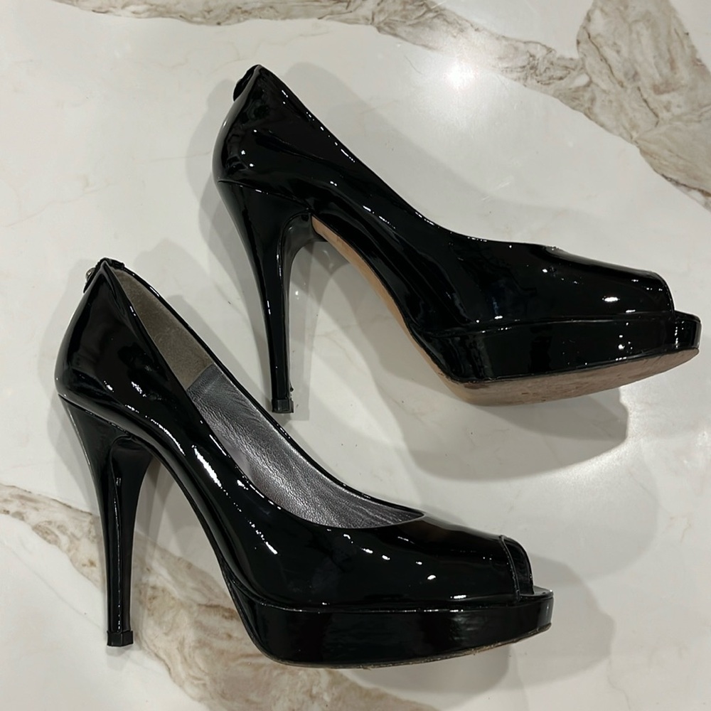 EUC Stuart Weitzman black patent leather peep toe platform heels